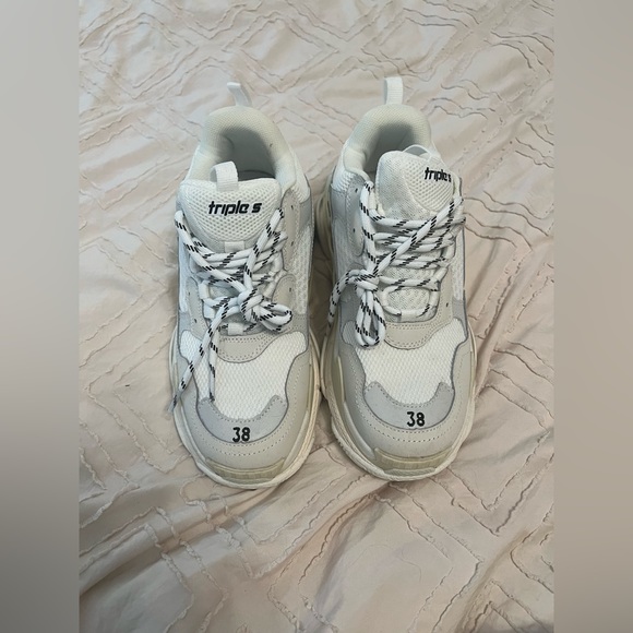 Brand new never worn balenciaga triple s tennis shoes. Size 38 - Picture 1 of 4